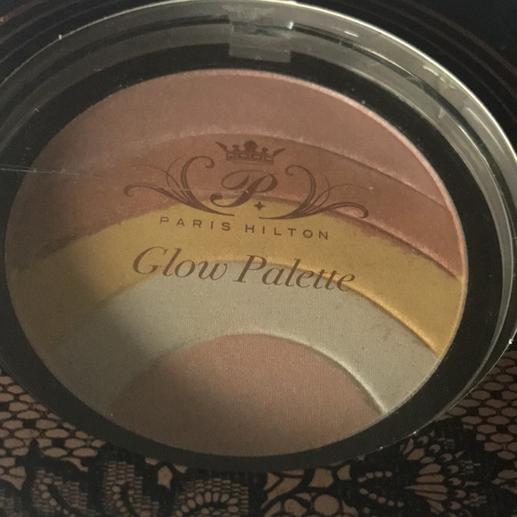 NEW Paris Hilton Glow Palette Makeup Highlighter - Picture 5 of 6